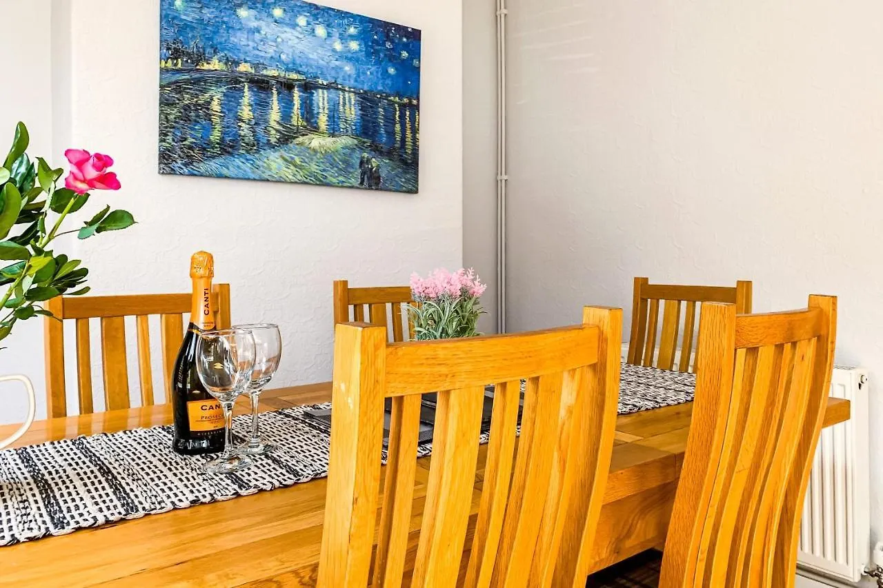 Dom wakacyjny The Knavesmire - Quaint Victorian Home With Free Parking York Wielka Brytania